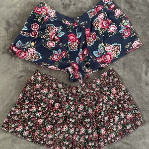 Flowy Floral Short Shorts Size L